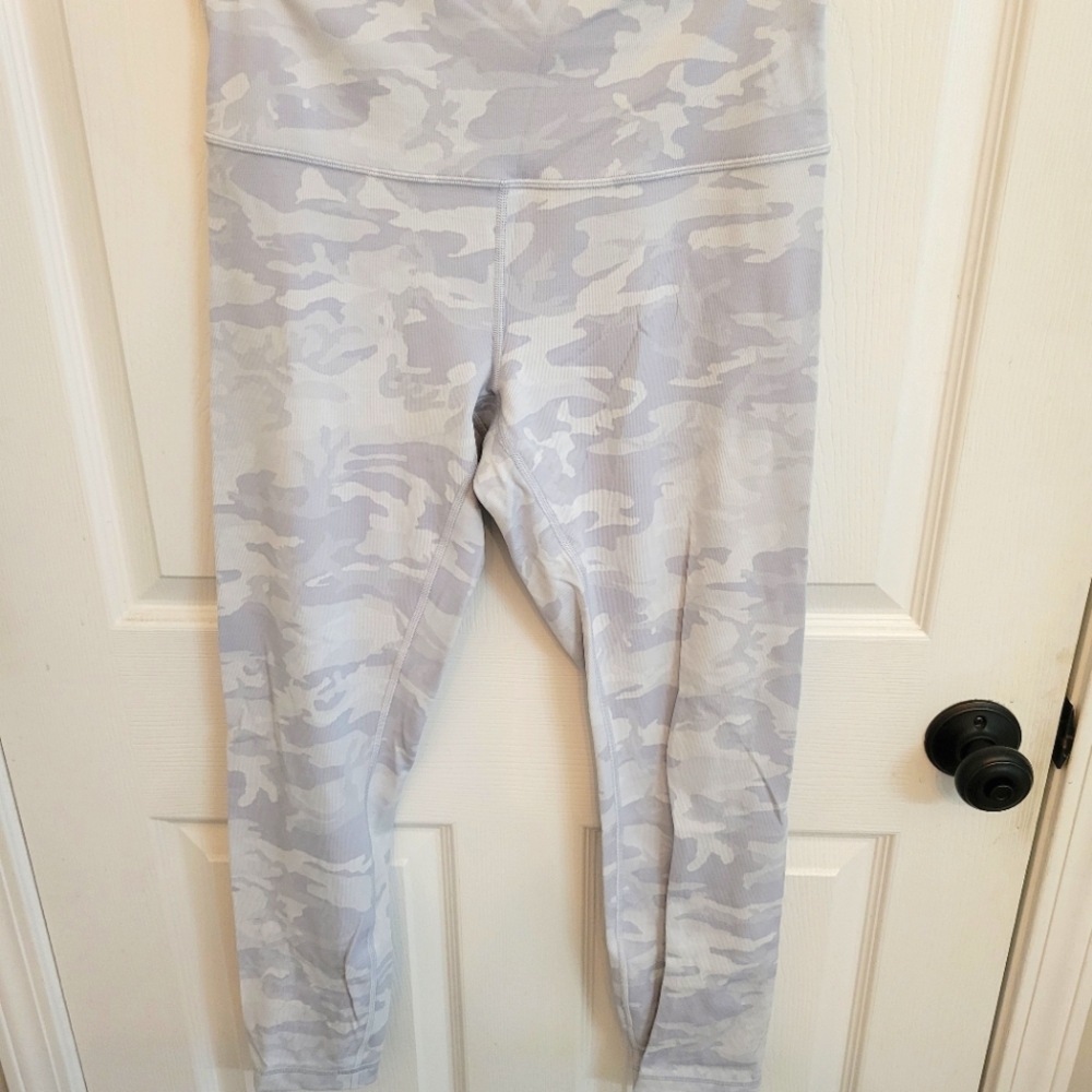 Lululemon White Camo 10
